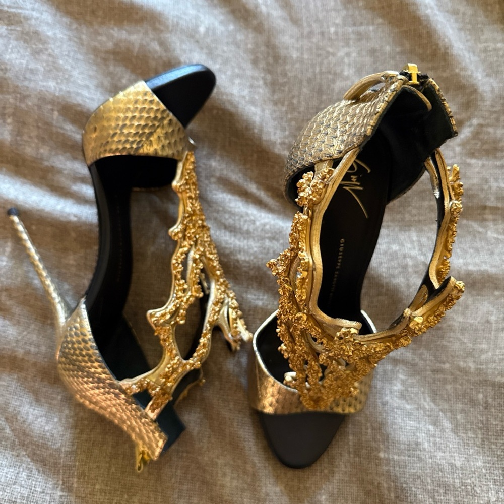 Giuseppe Zanotti Ornate Gold and Black Heels - Picture 7 of 7